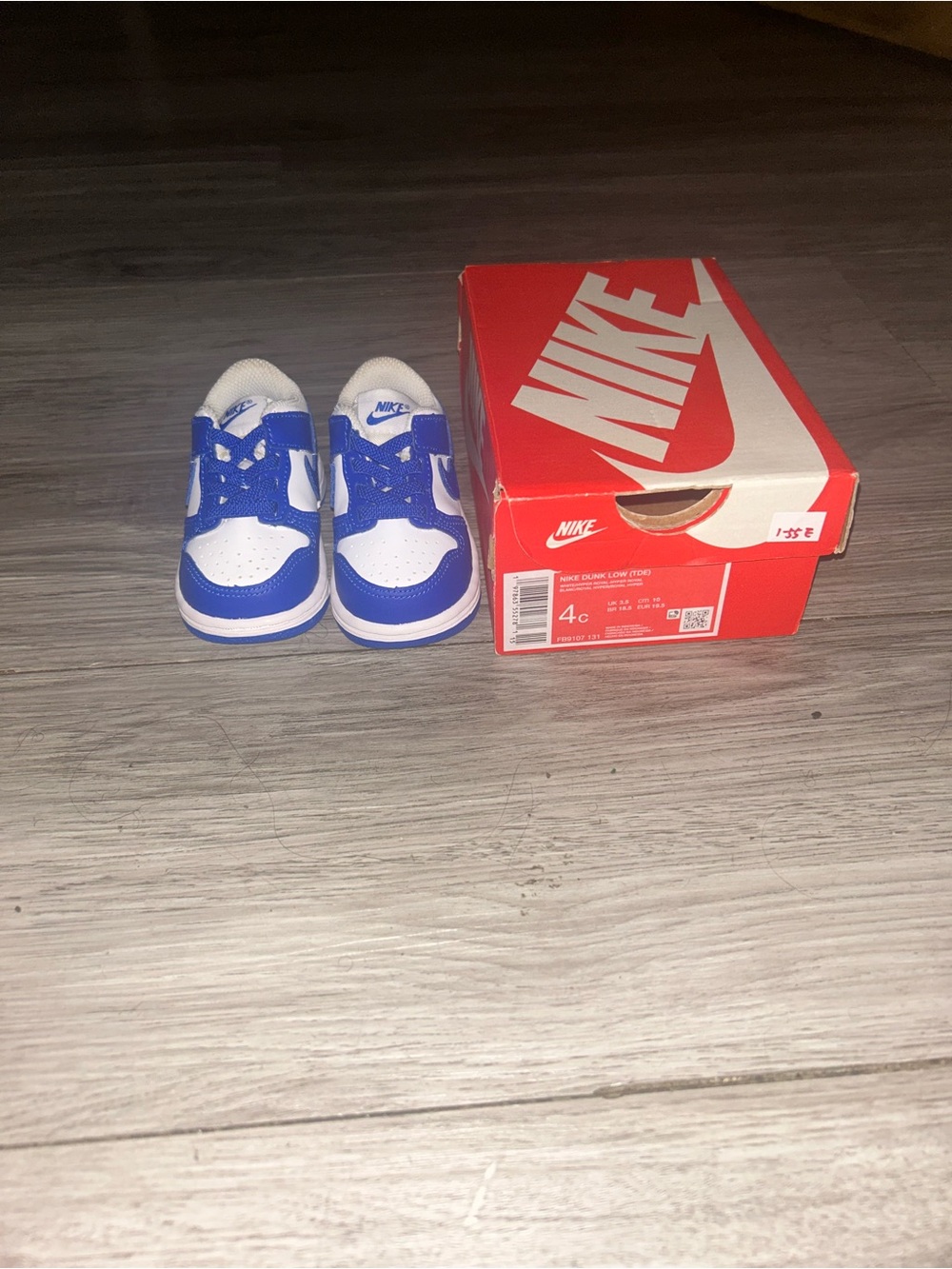 Nike Kids White and Blue Low-Top Sneakers